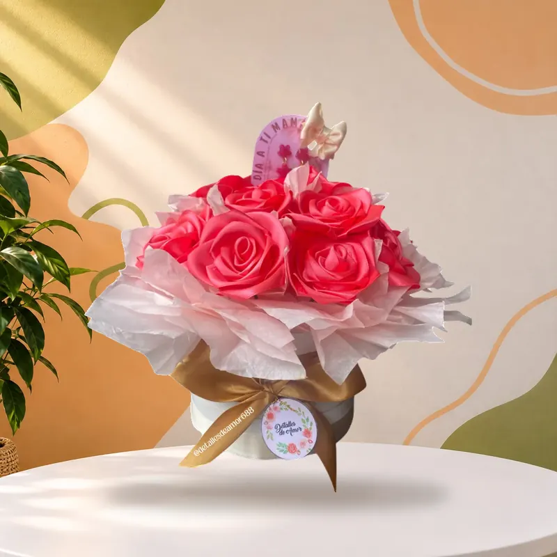 Caja redonda con rosas rosadas eternas, un regalo para pareja
