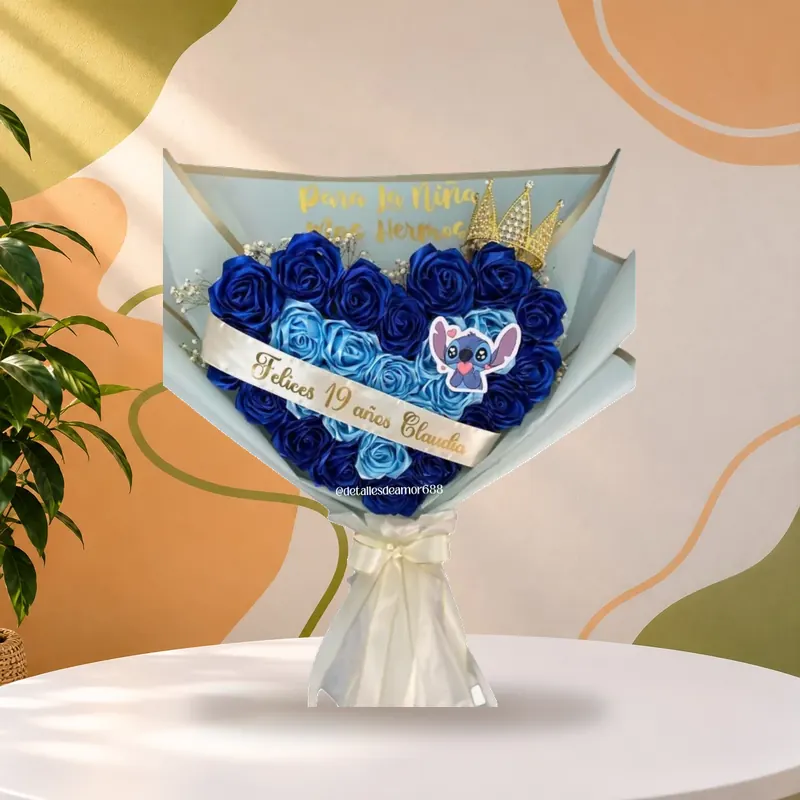 Ramo corazón de rosas azules con banda personalizada