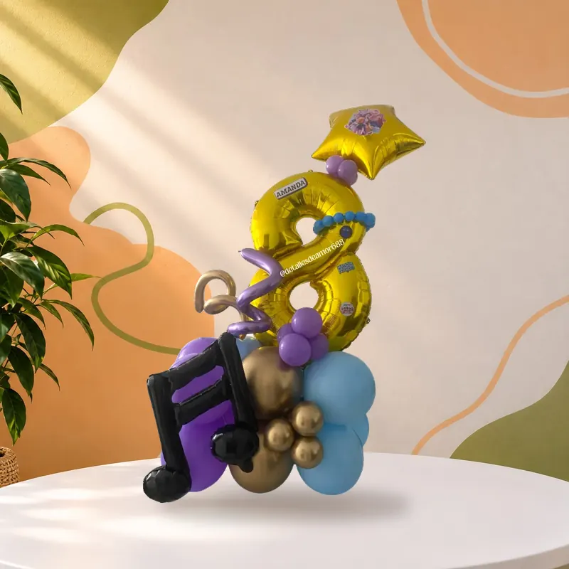 Arreglo de globos número con notas musicales