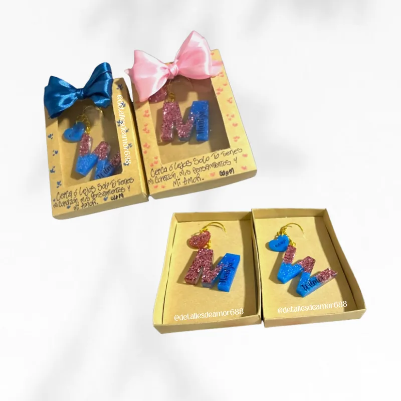 Regalos en resina personalizados - llaveros artesanales flores eternas